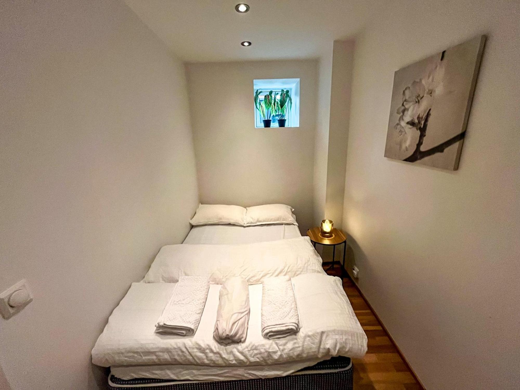 Two-Bedroom City Apartment With Fire Place, Free Parking And Fjordview Terrace - Calm And Central Ålesund المظهر الخارجي الصورة