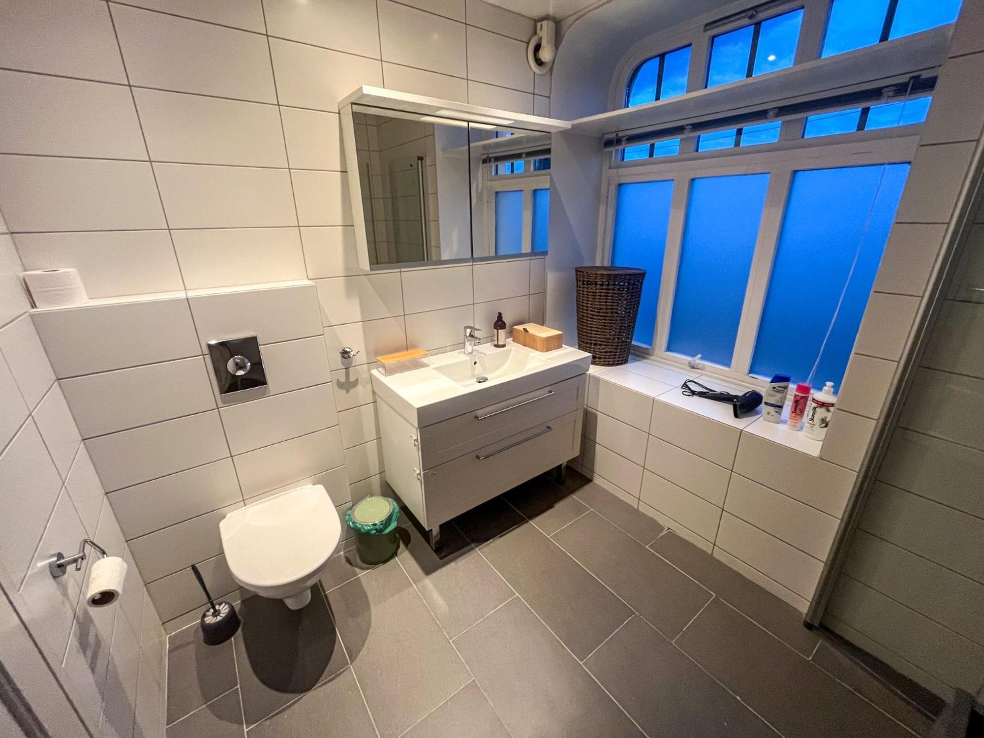 Two-Bedroom City Apartment With Fire Place, Free Parking And Fjordview Terrace - Calm And Central Ålesund المظهر الخارجي الصورة