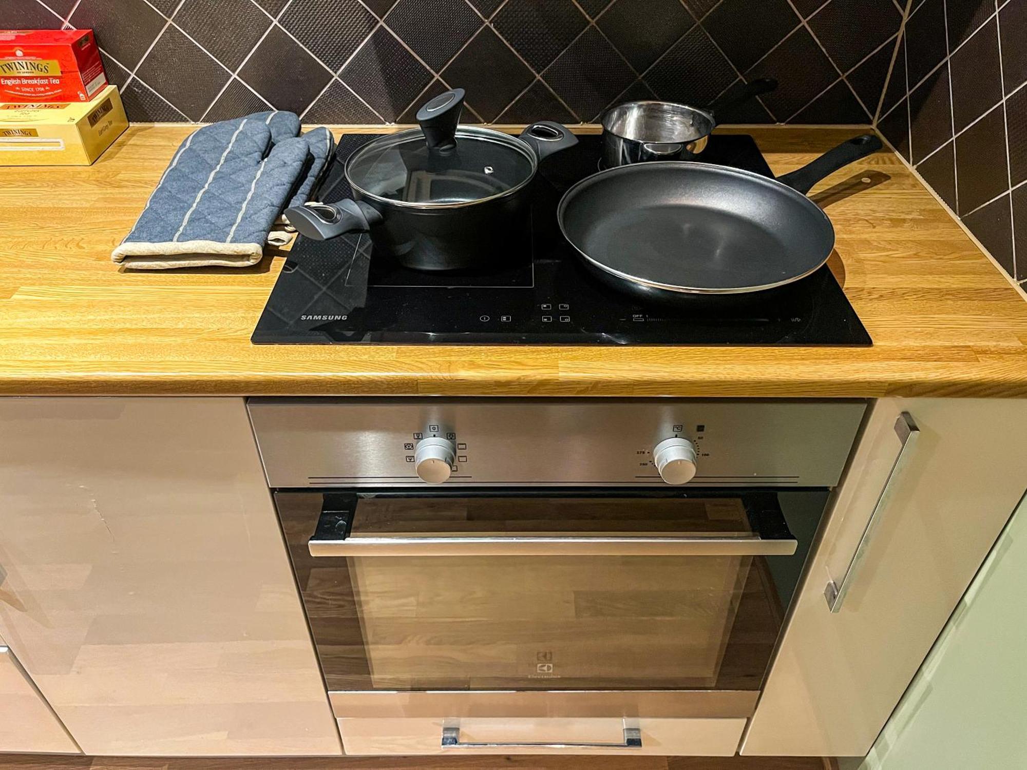 Two-Bedroom City Apartment With Fire Place, Free Parking And Fjordview Terrace - Calm And Central Ålesund المظهر الخارجي الصورة